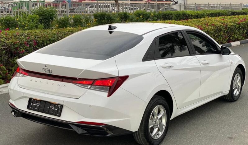 
								2022 Hyundai Elantra full									