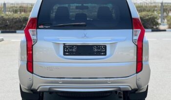 
									2017 Mitsubishi Montero full								