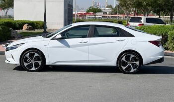 
									Hyundai Elantra 2022 full								