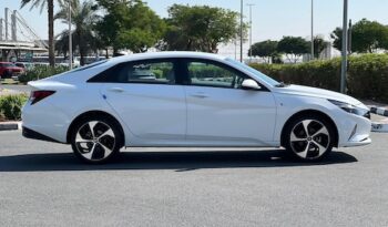 
									Hyundai Elantra 2022 full								