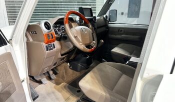 
									Toyota Land Cruiser 76 Series 2016 full								