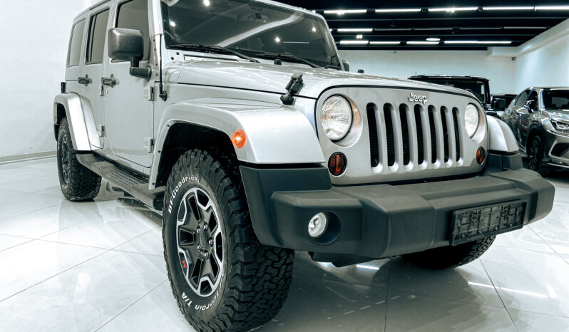 
								Jeep Wrangler Sahara Unlimited 2013 // Low mileage full									