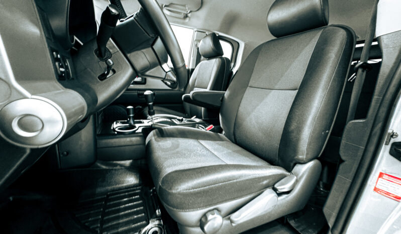 
								TOYOTA FJ CRUISER GXR 2022 MODEL // Al Futtaim Warranty // EMI STARTS AT 2149 AED ONLY full									