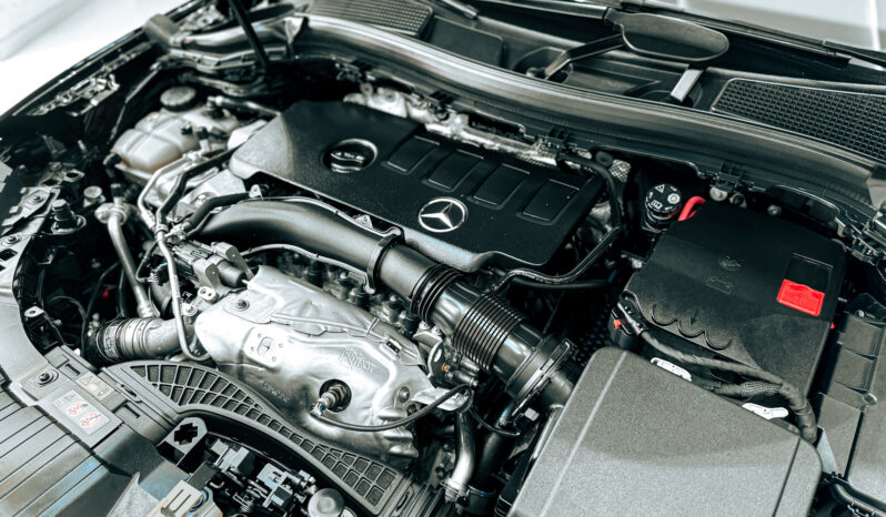 
								2022 Mercedes-Benz GLA 220 2.0L V4 // EMI Starting from 1,800 AED full									