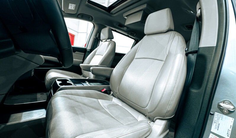 
								2019 Honda Odyssey Touring 3.5L V6// FSH//Warranty // EMI Starting from 1,550 AED full									