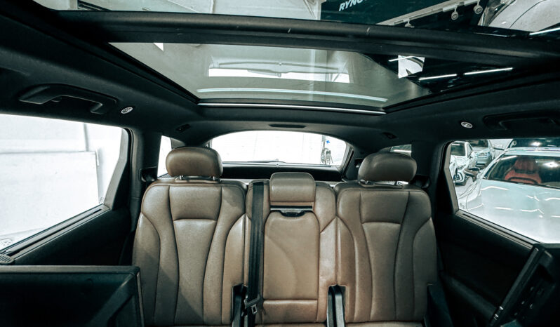 
								2019 Audi Q7 Quattro 55 TFSI 3.0L V6 // EMI Starting from 1,800 AED full									