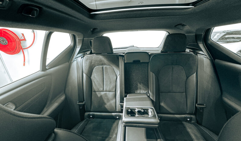 
								2020 Volvo XC40 T5 R Design // EMI Starting from 1,480 AED full									
