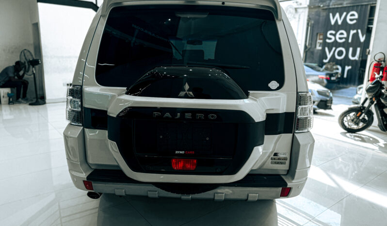 2018 Mitsubishi Pajero GLS Top 3.8L V6 // *FREE*: 3rd Party Insurance; Registration; Tinting; Salik Tag // EMI starting from 1,350 AED full