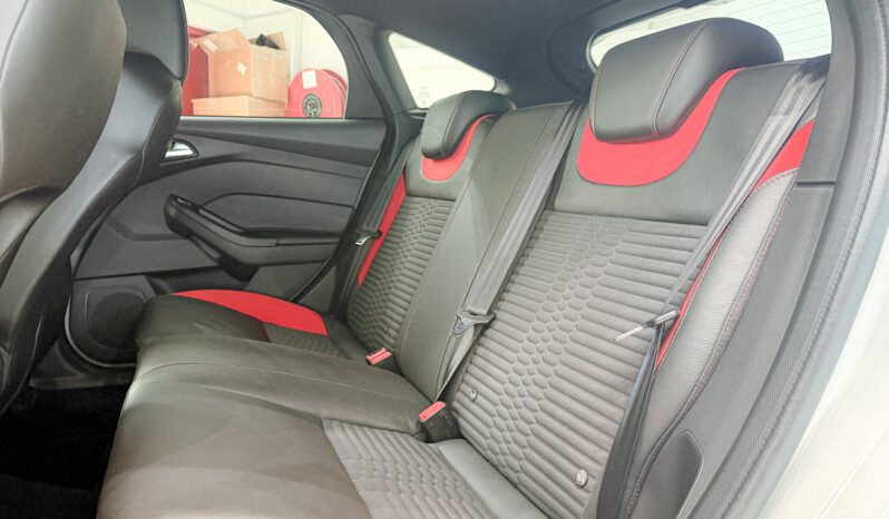 
								2017 Ford Focus ST 2.0L V4 // *FREE*: 3rd Party Insurance; Registration; Tinting; Salik Tag // EMI 1,400 AED // 48 Months full									