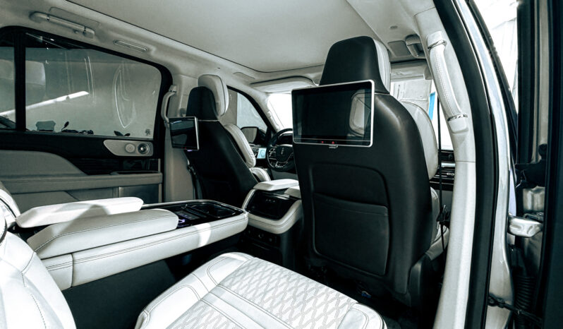 
								AED 2,890 // 20%DP // 2022 Lincoln Navigator // *FREE*: Insurance; Registration; Tinting; Salik Tag full									