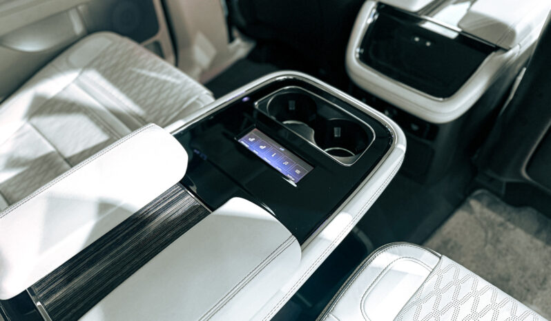 
								AED 2,890 // 20%DP // 2022 Lincoln Navigator // *FREE*: Insurance; Registration; Tinting; Salik Tag full									