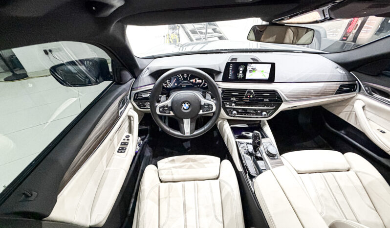 
								AED 2,370 // 20%DP // 2018 BMW 520i M Sport // *FREE*: Insurance; Registration; Tinting; Salik Tag // 48 Months full									