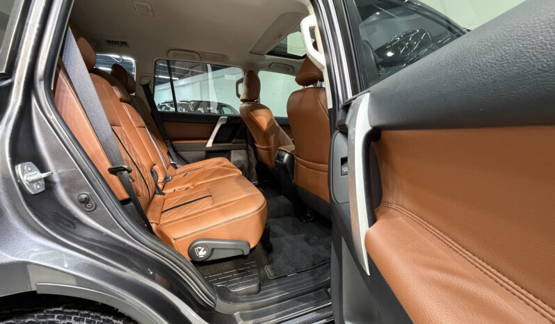 
								AED 2,300 // 20%DP // 48 months // 2018 Toyota Prado VXR 2.7L V4 full									