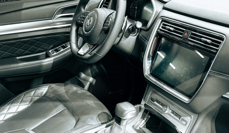 
								AED 1,175 // 20%DP // 2023 MG RX8 2.0T V4 4WD Black Edition full									