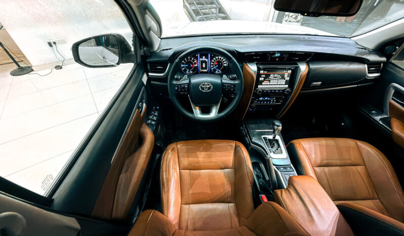 
								2018 Toyota Fortuner VXR 4.0L V6 // EMI starting from 1,600 AED full									