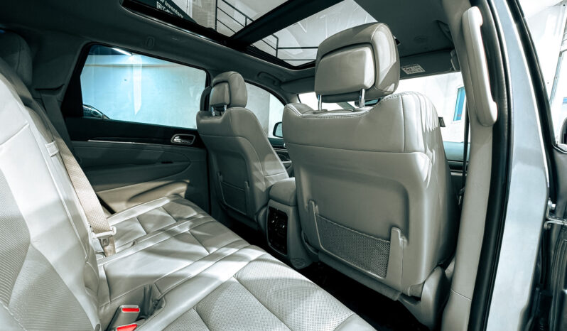 
								2021 Jeep Grand Cherokee Limited 3.6L V6 4WD // EMI starting from 1,400 AED full									