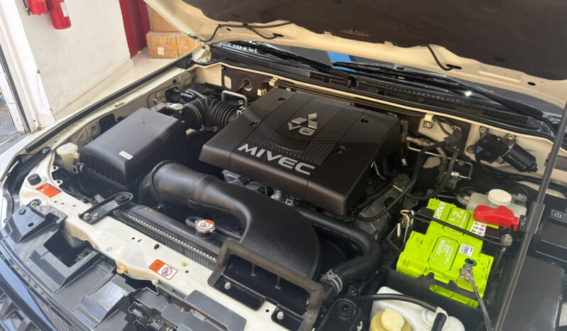 
								AED 970 // 20% DP // 2019 Mitsubishi Pajero GLS Top 3.8L V6 4WD full									