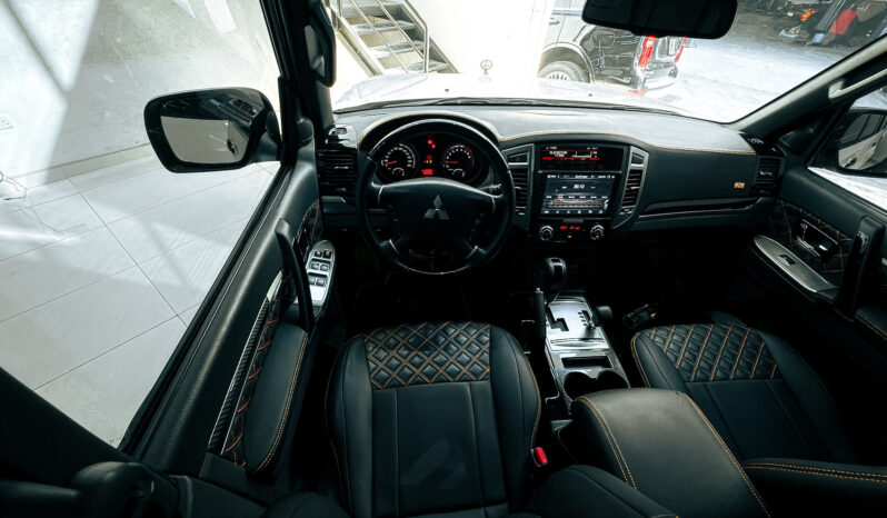 
								AED 1,200 // 20%DP // 2020 Mitsubishi Pajero Signature Edition 3.8L V6 full									