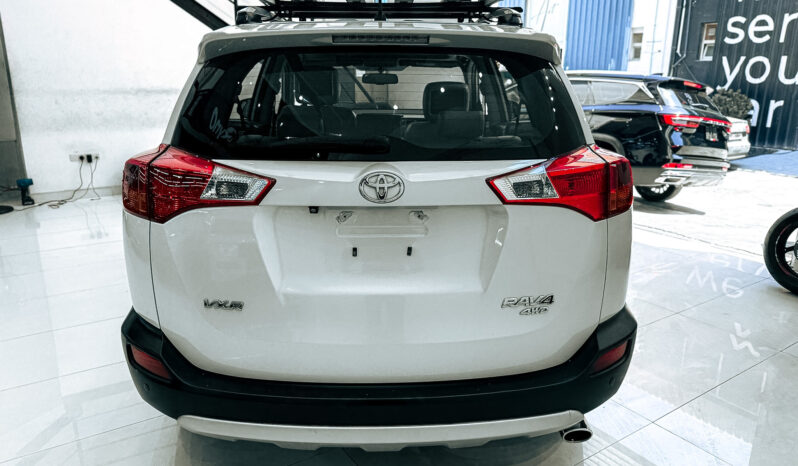 
								2015 Toyota Rav 4 VXR 2.5L V4 // Cash/ Credit Card full									