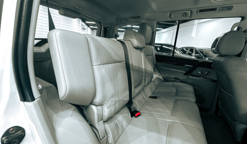 
								AED 1,700 // 20%DP // 2016 Mitsubishi Pajero GLS Top 5 Door // 24 Months full									