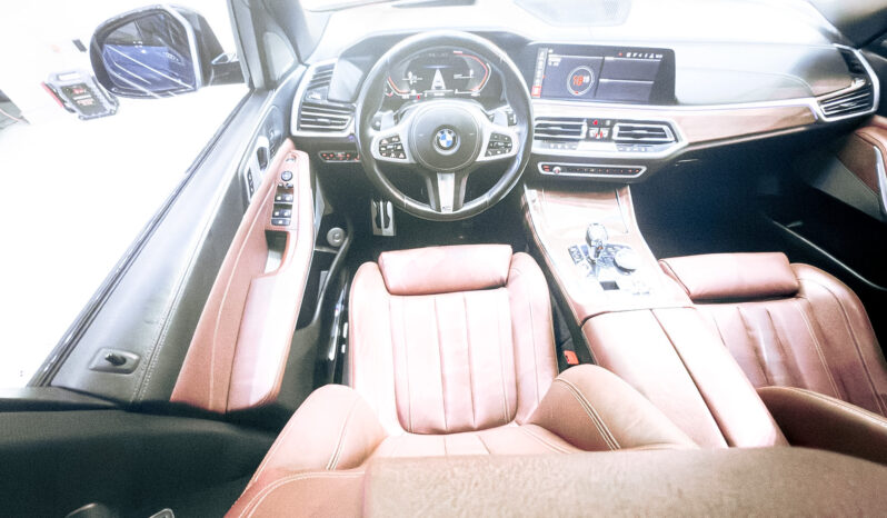 
								2020 BMW X5 xDrive40i M Sport 3.0L V6 // EMI starting from 3,035 AED full									