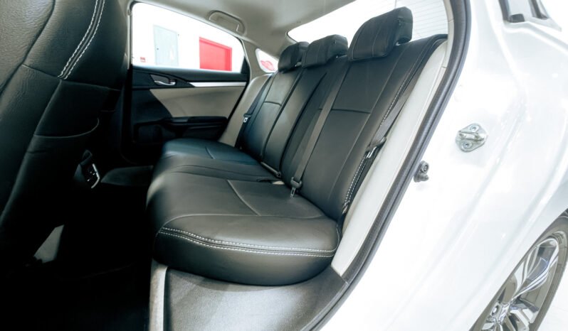
								2020 Honda Civic 1.6L V4 LX Sport // EMI starting from 1,050 AED full									