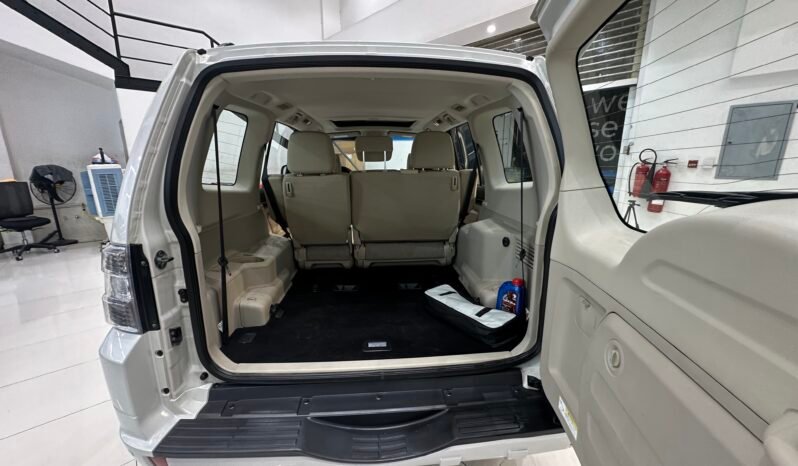 
								2017 Mitsubishi Pajero GLS 3.5L V6 with Sunroof 4WD // EMI Starts from 1,750 AED // 36 Months full									