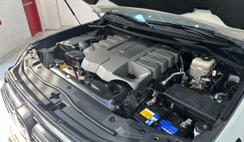 
								2021 Toyota Land Cruiser GXR Grand Touring 4.6L V8 // EMI Starts from 3,900 AED full									