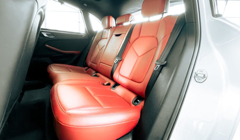 
								2021 Porsche Macan Standard Edition 2.0L V4 // EMI Starting from 2,900 AED full									
