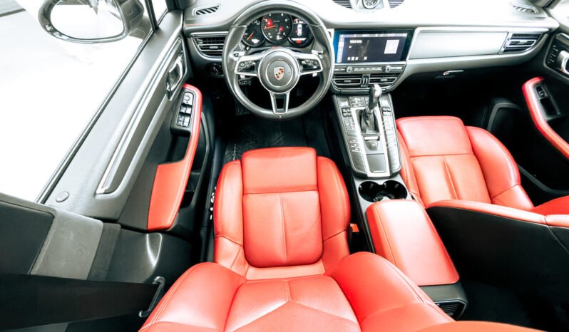 
								2021 Porsche Macan Standard Edition 2.0L V4 // EMI Starting from 2,900 AED full									