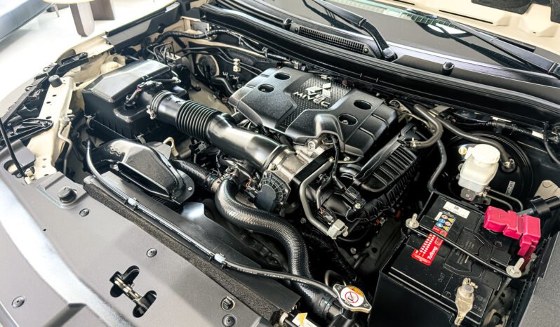 
								2020 Mitsubishi Montero Sport Signature Edition full									